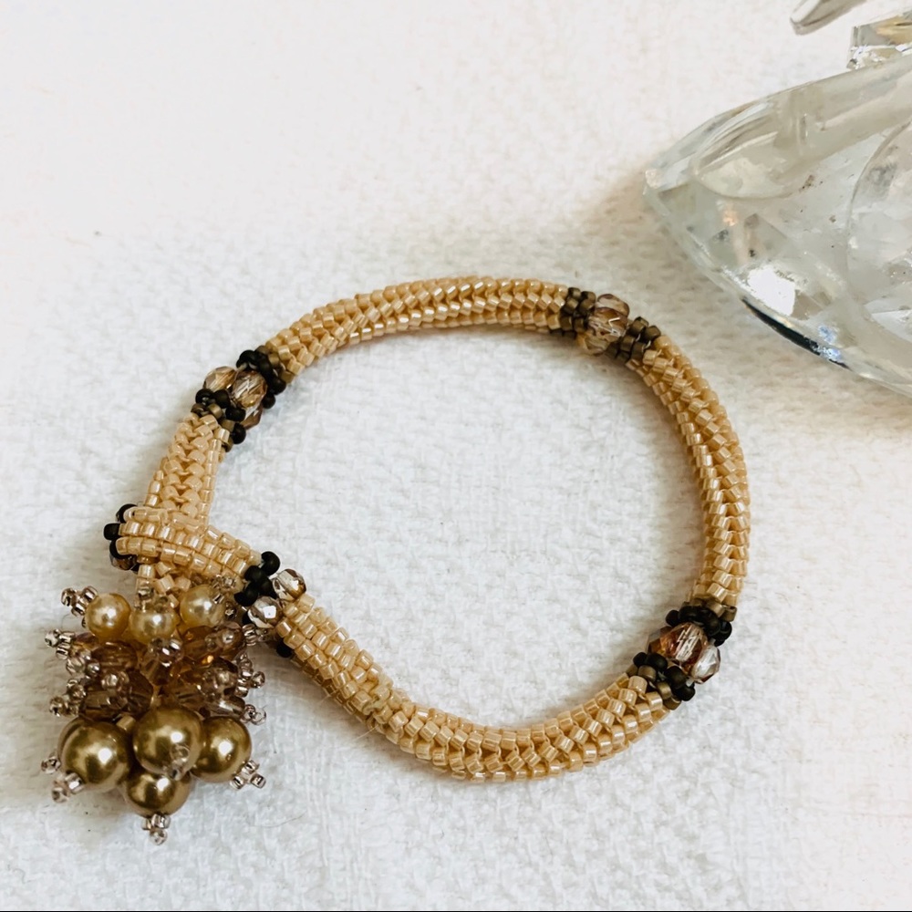 HANDMADE BEADED BRACELET - Picture 10 of 15